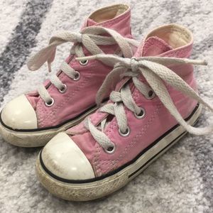 Converse Pink Size 6